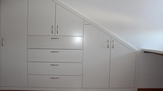 Kleiderschrank in weiß